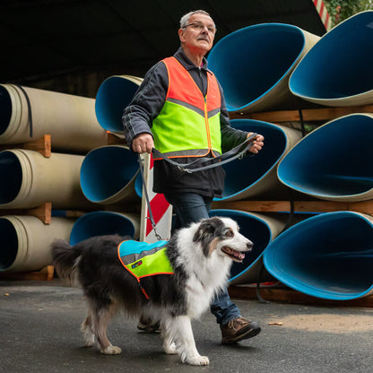 Hunde Warnwesten Hundeweste Leuchtweste rot blau gelb schöne Warnweste Bunter Hund Signalweste Turnbeutel reflex neon fair Bielefeld Hundeaccessoires